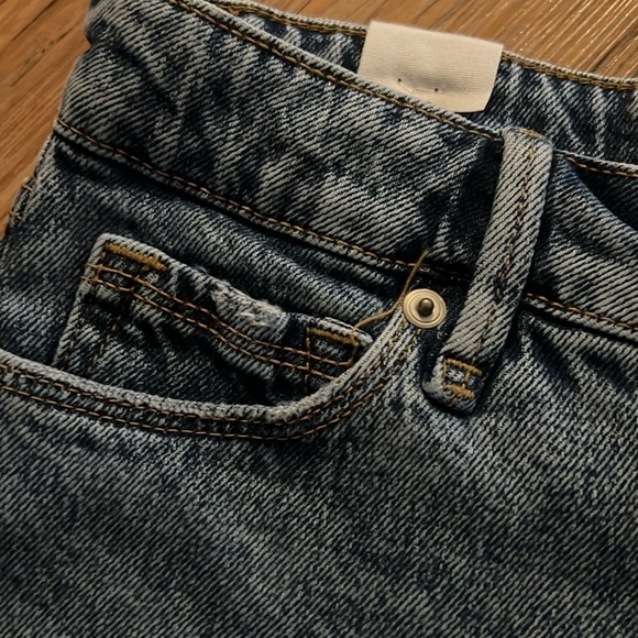 NWT Good American Jean Shorts! - Picture 5 of 10